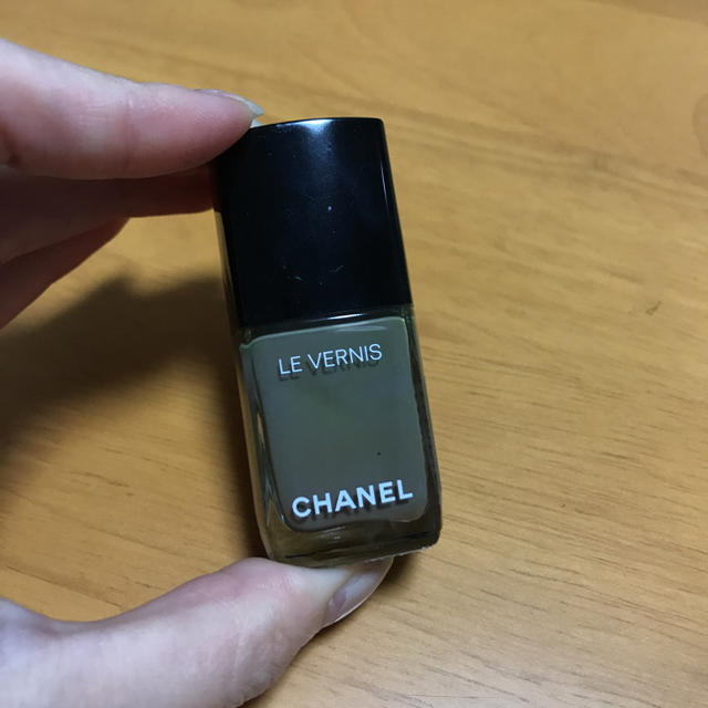 CHANEL(シャネル)のCHANELヴェルニ520ギャルソンヌ コスメ/美容のネイル(マニキュア)の商品写真