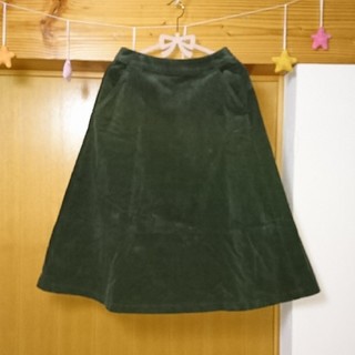 ユニクロ(UNIQLO)のユニクロ コーデュロイスカート(カーキ/M)(ひざ丈スカート)