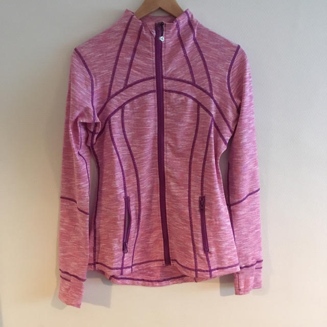 lululemon(ルルレモン)の値下げ！lululemon Jacket size6 *outlet* スポーツ/アウトドアのトレーニング/エクササイズ(ヨガ)の商品写真