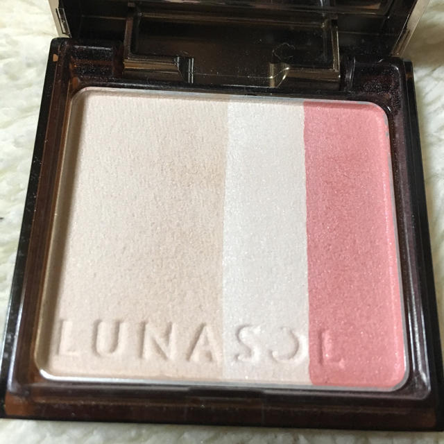 LUNASOL(ルナソル)のフェース＆ブラッシュカラー コスメ/美容のベースメイク/化粧品(フェイスカラー)の商品写真