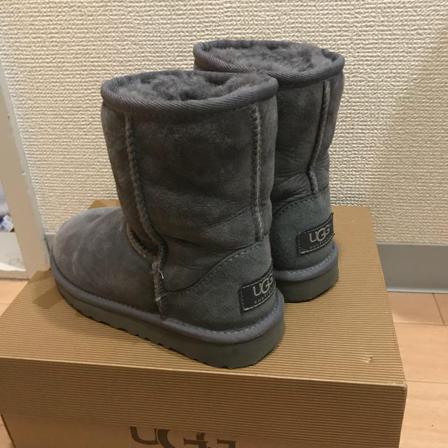 UGG(アグ)のままな様UGG KIDS 18.5cm キッズ/ベビー/マタニティのキッズ靴/シューズ(15cm~)(ブーツ)の商品写真