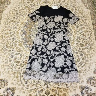 タダシショウジ(TADASHI SHOJI)の専用!TadashiShojiの膝丈刺繍ワンピース(ひざ丈ワンピース)