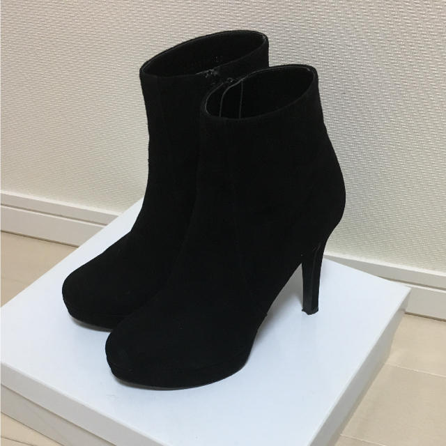 DIANA(ダイアナ)の定価25,000円 美品♡ダイアナ♡ ショートブーツ スエード レディースの靴/シューズ(ブーツ)の商品写真