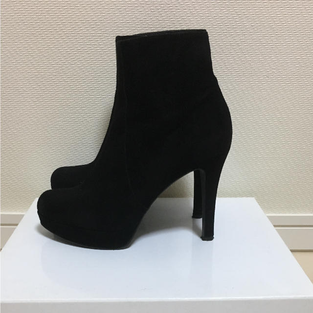 DIANA(ダイアナ)の定価25,000円 美品♡ダイアナ♡ ショートブーツ スエード レディースの靴/シューズ(ブーツ)の商品写真