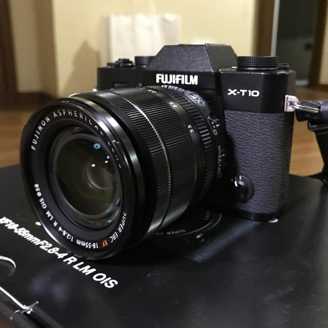 富士フイルム(フジフイルム)のFUJIFILM X-T10 レンズキット 保証なし スマホ/家電/カメラのカメラ(ミラーレス一眼)の商品写真