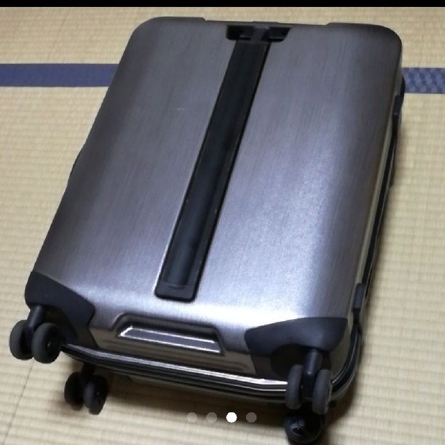 Samsonite(サムソナイト)のpurinさま専用。サムソナイト INOVA 35L 機内持ち込みサイズ レディースのバッグ(スーツケース/キャリーバッグ)の商品写真