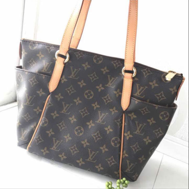 LOUIS VUITTON - duffy0813 2度使用 ルイヴィトン モノグラム トータリー PM