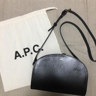 アーペーセー(A.P.C)のapc ハーフムーンバッグ(ショルダーバッグ)