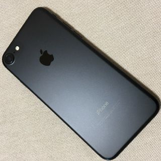 アイフォーン(iPhone)のiPhone7 128gb simフリー Black 本体　美品(スマートフォン本体)