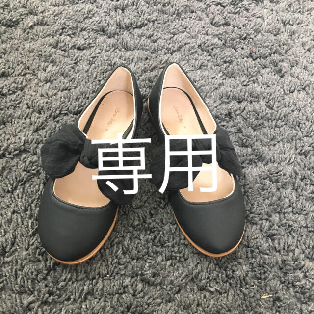 ZARA KIDS(ザラキッズ)の新品未使用！ザラキッズかわいいリボンシューズ 16cm ブラック キッズ/ベビー/マタニティのキッズ靴/シューズ(15cm~)(フォーマルシューズ)の商品写真