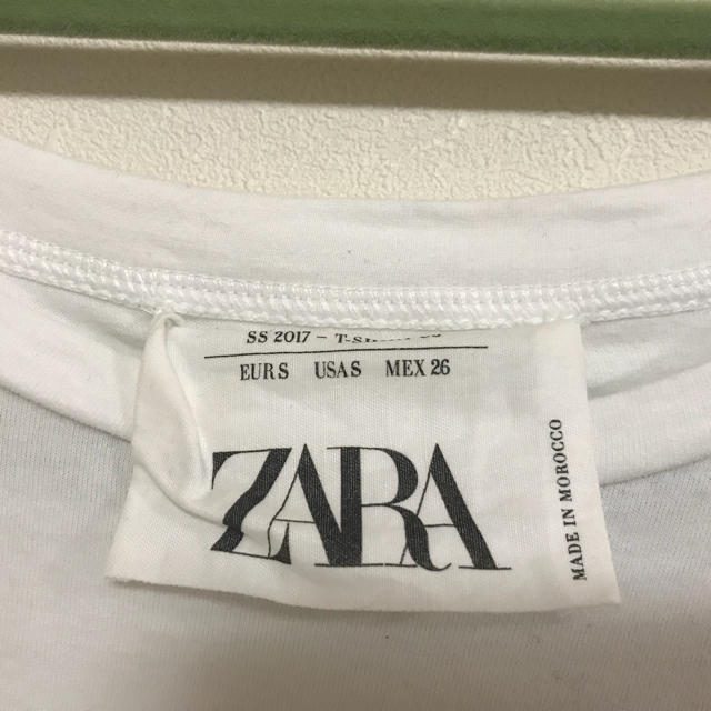 ZARA(ザラ)のZARA ピンクリボンTシャツ レディースのトップス(Tシャツ(半袖/袖なし))の商品写真