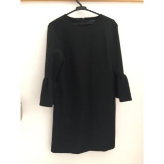 ザラ(ZARA)の袖フリルワンピース(ミニドレス)