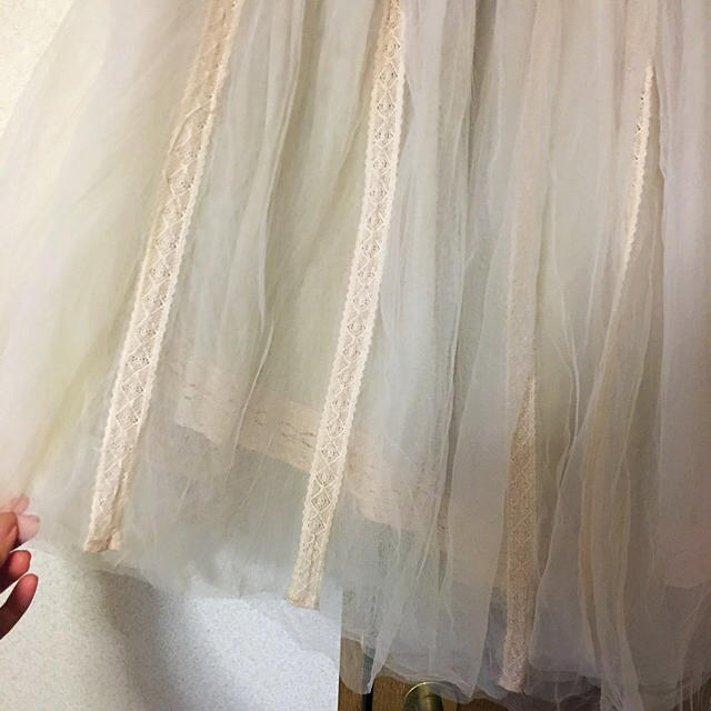 DRWCYS(ドロシーズ)のDRWCYS 白 チュールスカート レディースのスカート(ひざ丈スカート)の商品写真