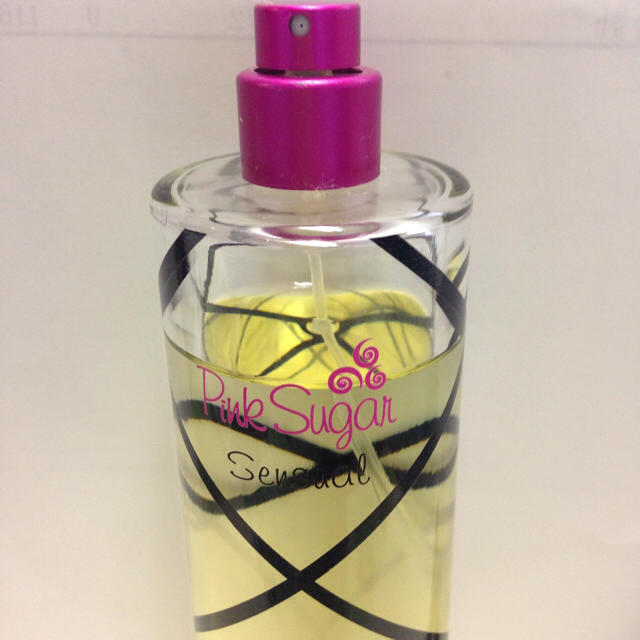 AQUOLINA(アクオリナ)のピンクシュガー☆Pink Sugar☆センシュアル コスメ/美容の香水(香水(女性用))の商品写真