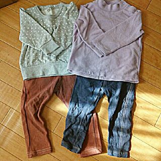 ユニクロ(UNIQLO)の【4枚セット】トップス2枚&ボトムス2枚☆90(Tシャツ/カットソー)