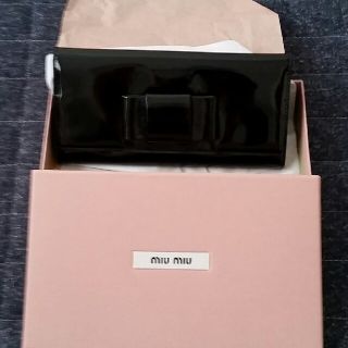 ミュウミュウ(miumiu)の★miumiu★エナメル長財布(財布)