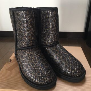 アグ(UGG)の新品未使用 UGG australia クラッシックショートブーツ(ブーツ)