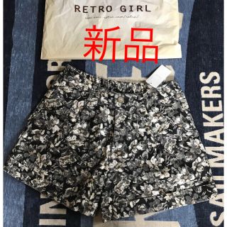 レトロガール(RETRO GIRL)の新品タグ付きレトロガールRETROGIRL黒ブラック花柄ショートパンツM(ショートパンツ)