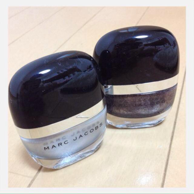 MARC JACOBS(マークジェイコブス)のMARCJACOBSマニキュア2色SET コスメ/美容のネイル(その他)の商品写真