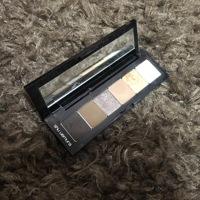 shu uemura(シュウウエムラ)のshu uemura シャドウパレット コスメ/美容のベースメイク/化粧品(アイシャドウ)の商品写真