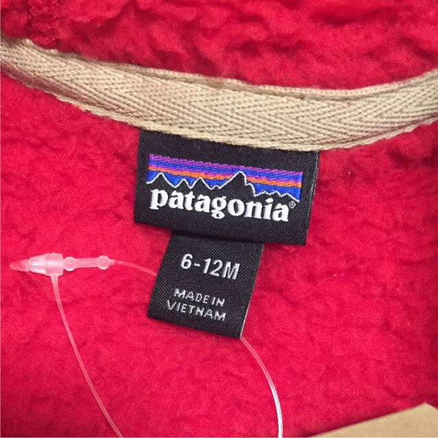 patagonia(パタゴニア)の【けいはる様専用】パタゴニア ベビー・ファーリー・フレンズ・フーディ キッズ/ベビー/マタニティのベビー服(~85cm)(ジャケット/コート)の商品写真