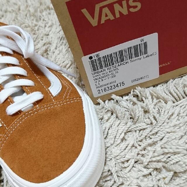 VANS(ヴァンズ)のバンズ オールドスクール スエード マスタード  レディースの靴/シューズ(スニーカー)の商品写真