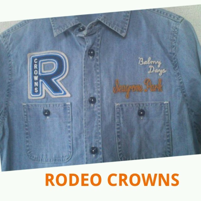 RODEO CROWNS(ロデオクラウンズ)のRODEO♡デニムシャツ レディースのトップス(シャツ/ブラウス(長袖/七分))の商品写真