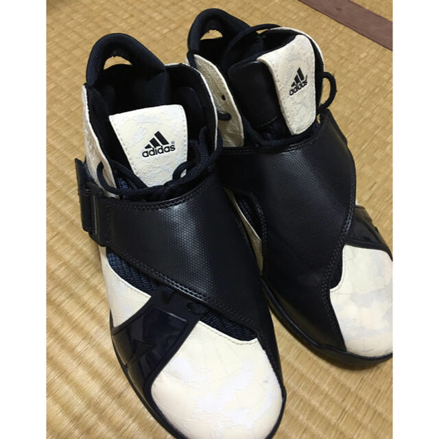 adidas(アディダス)のadidas 靴 バスケ シューズ スポーツ/アウトドアのスポーツ/アウトドア その他(バスケットボール)の商品写真