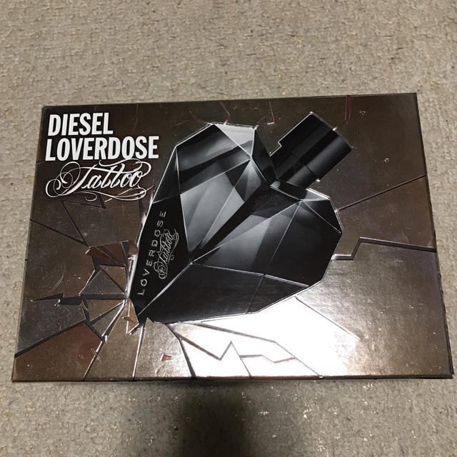 DIESEL(ディーゼル)の期間限定お値下げ中！DIESEL LOVERDOSE オードパルファム50ml コスメ/美容の香水(ユニセックス)の商品写真