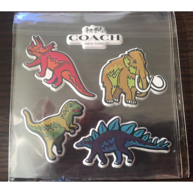 COACH(コーチ)の【新品】COACH メモ ＆ シール 専用ケース入り エンタメ/ホビーのおもちゃ/ぬいぐるみ(キャラクターグッズ)の商品写真