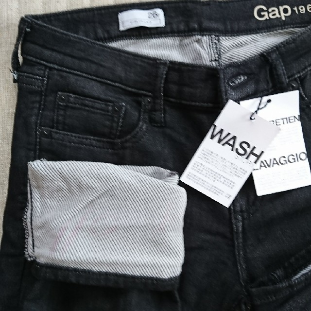 GAP(ギャップ)のGAP ガールフレンドブラックジーンズ  レディースのパンツ(デニム/ジーンズ)の商品写真