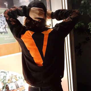 オフホワイト(OFF-WHITE)の特大値下げ！ Vlone×off white トレーナー スウェット パーカー(スウェット)