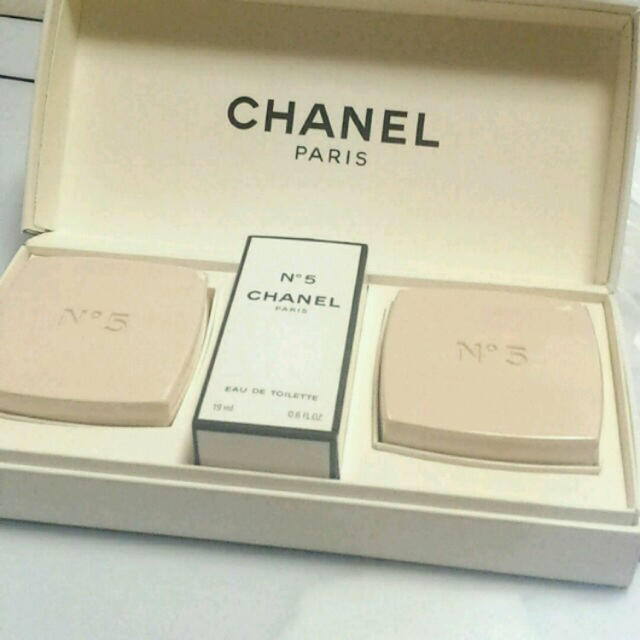 CHANEL(シャネル)のCHANEL石鹸単品 コスメ/美容のボディケア(ボディソープ/石鹸)の商品写真