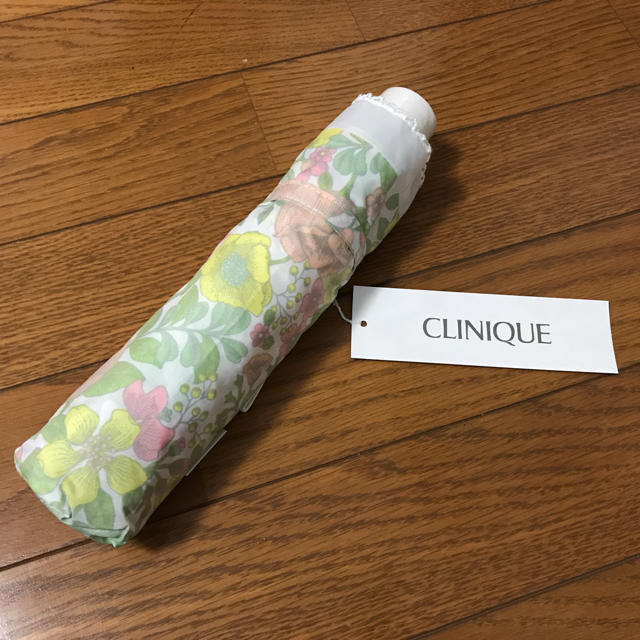 CLINIQUE(クリニーク)の折りたたみ傘 非売品！！ レディースのファッション小物(傘)の商品写真