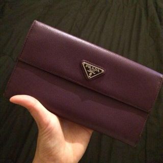 プラダ(PRADA)のPRADAパープル長財布(財布)