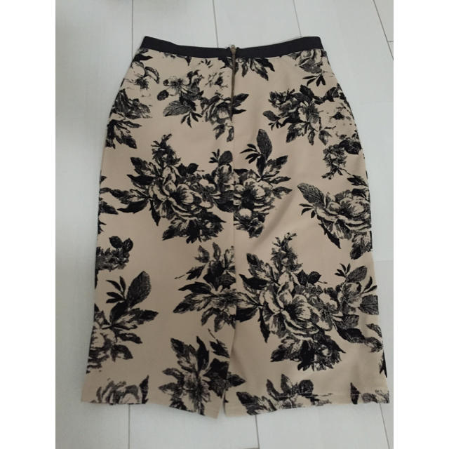 花柄 スカート レディースのスカート(ひざ丈スカート)の商品写真