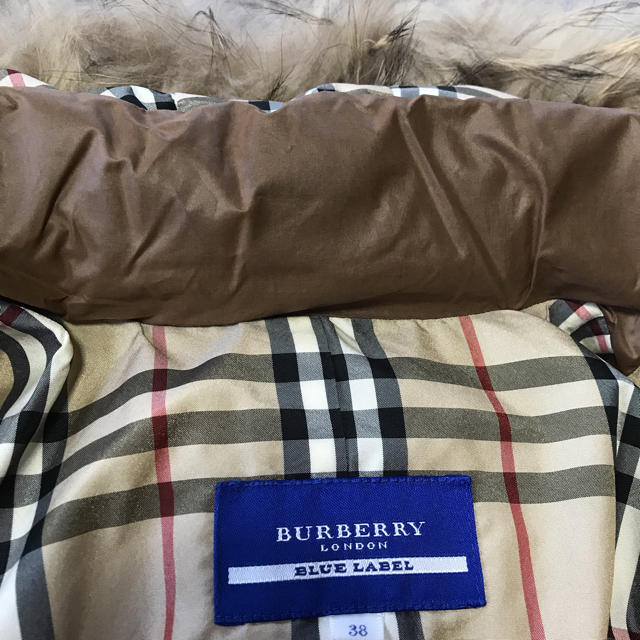 BURBERRY BLUE LABEL(バーバリーブルーレーベル)のシュクレ様専用 バーバリーダウン レディースのジャケット/アウター(ダウンコート)の商品写真