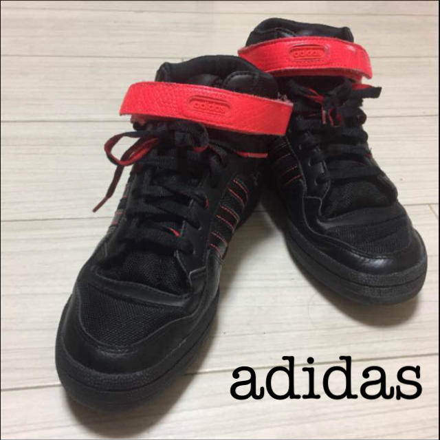 adidas(アディダス)のアディダス forum mid 黒 24㎝ レディースの靴/シューズ(スニーカー)の商品写真