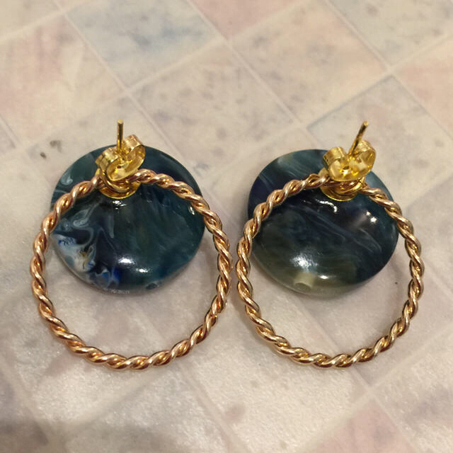 ZARA(ザラ)の♡新品♡ zara KBF Ungrid ピアス アクリルビーズ ハンドメイドのアクセサリー(ピアス)の商品写真