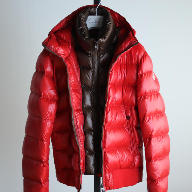 MONCLER(モンクレール)の⭕️シン様専用 大幅下げ‼️【超美品】希少 上級モデル ハンガー付き メンズのジャケット/アウター(ダウンジャケット)の商品写真