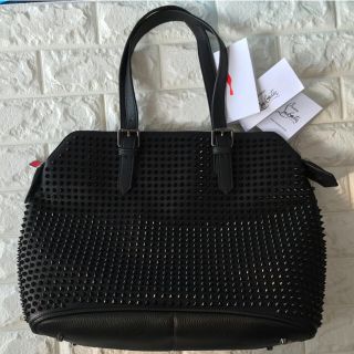 ルブタン(Christian Louboutin) 本革 ショルダーバッグ(レディース)の