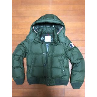 モンクレール(MONCLER)の【やま様専用】 モンクレール カーキ ダウンジャケット 本物(ジャケット/上着)