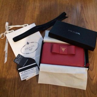 プラダ(PRADA)のPRADA♡新品財布(付属品全てあり)(財布)