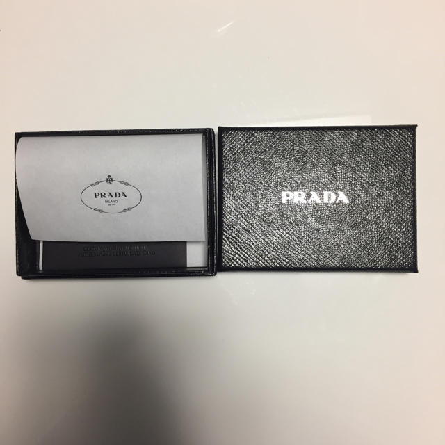 PRADA(プラダ)のプラダ 箱 レディースのバッグ(ショップ袋)の商品写真