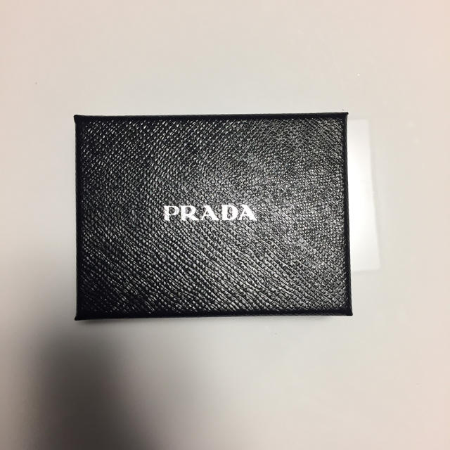 PRADA(プラダ)のプラダ 箱 レディースのバッグ(ショップ袋)の商品写真