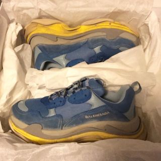 バレンシアガ(Balenciaga)の新品 SSENSE限定【BALENCIAGA - Triple S】トリプルS(スニーカー)