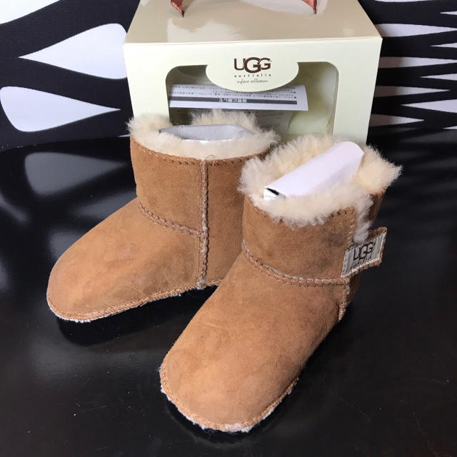 UGG(アグ)の※専用 正規 UGG ファーストシューズ キッズ/ベビー/マタニティのベビー靴/シューズ(~14cm)(ブーツ)の商品写真