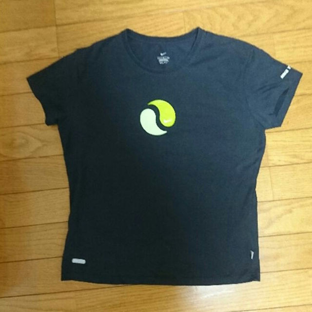 NIKE - NIKE テニスTシャツの通販 by 光希's shop｜ナイキならラクマ