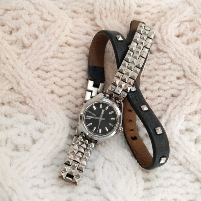DIESEL(ディーゼル)の時計 腕時計 2連 二重 アナログ アナログウォッチ シルバー レザー スタッズ レディースのファッション小物(腕時計)の商品写真