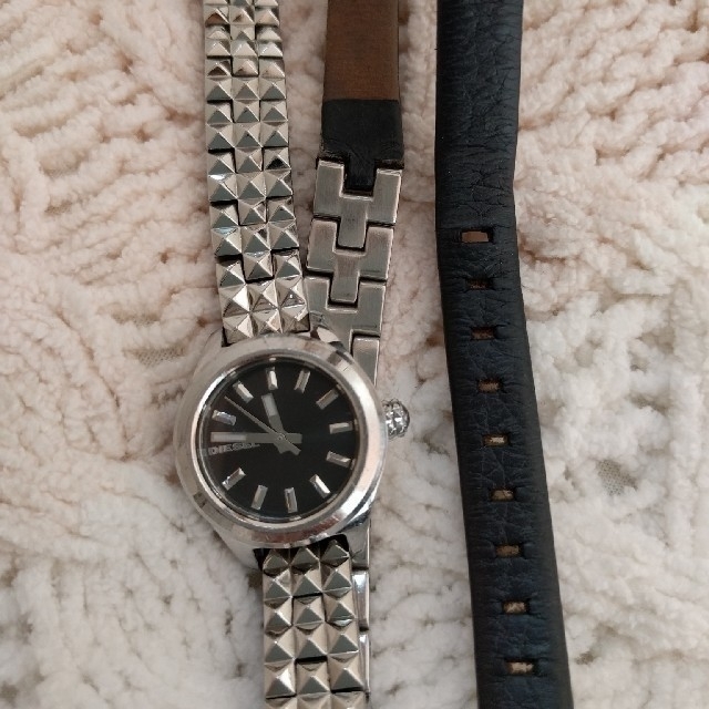 DIESEL(ディーゼル)の時計 腕時計 2連 二重 アナログ アナログウォッチ シルバー レザー スタッズ レディースのファッション小物(腕時計)の商品写真